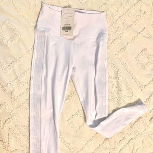 White 7/8 Power Hold Leggings Fabletics